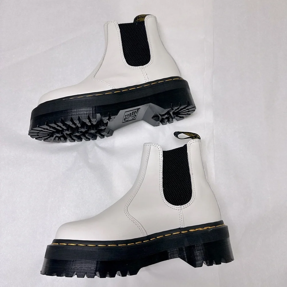 NWOT; Dr. Martens 2976 Quad Arcadia Leather Platform Chelsea Boot🔥